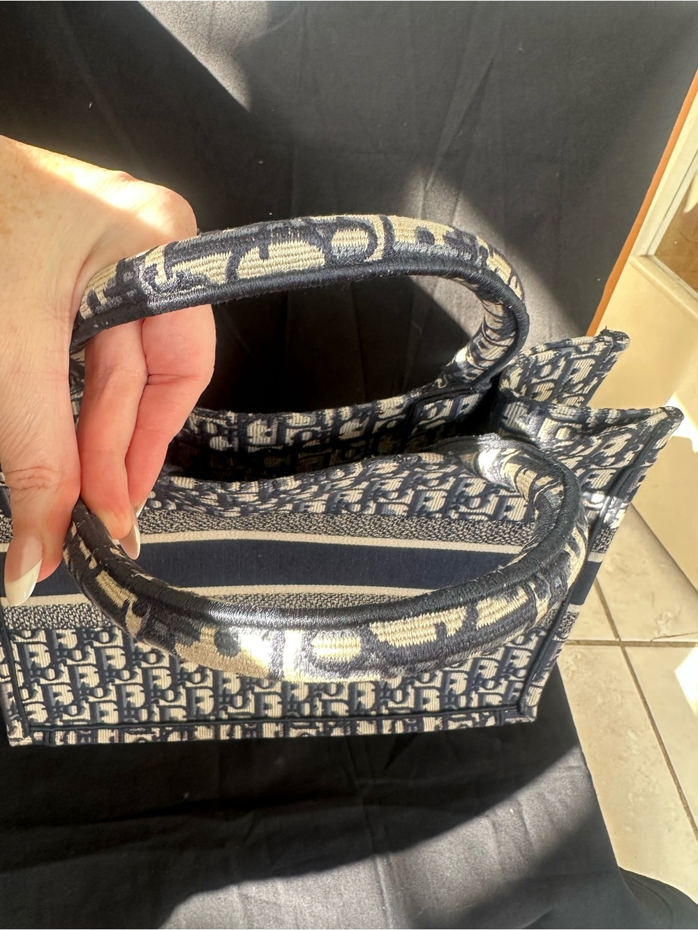 ✨Excellent Condition✨ Medium Navy and Beige Christian Dior Book Tote💙 - Picture 7 of 15